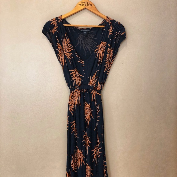 French Connection Dresses & Skirts - 👩🏻‍🎤 French Connection Maxi Dress